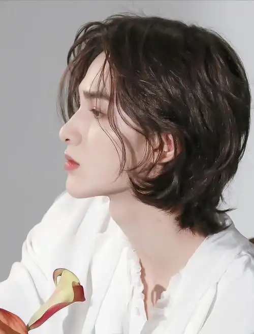 朱正廷绝美侧颜