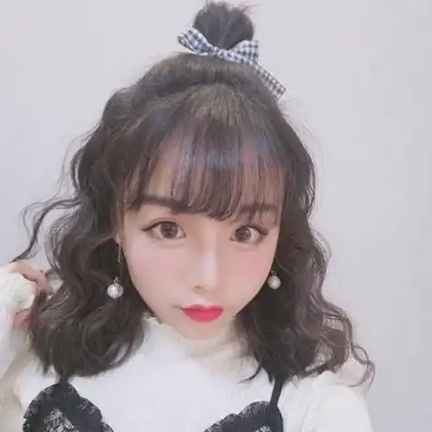 女生水波纹玉米烫发型图片