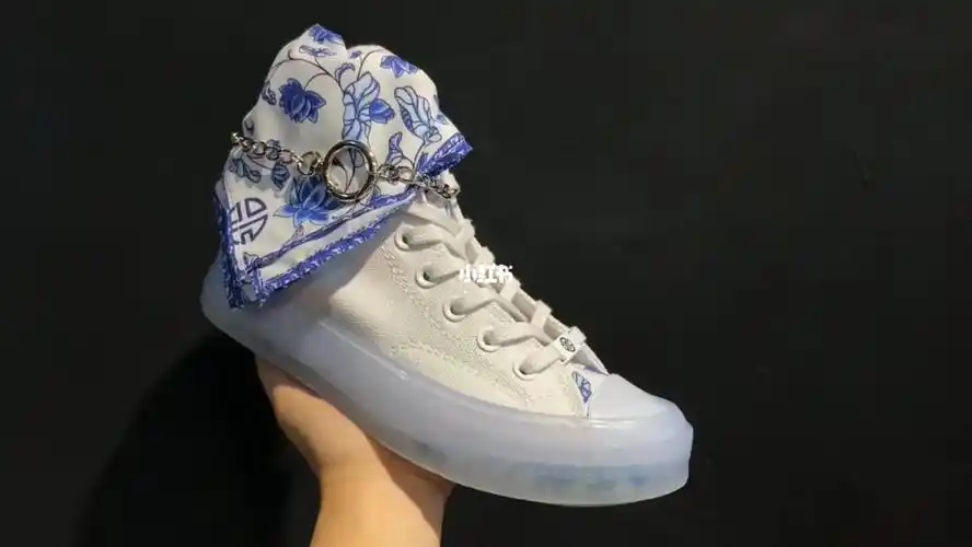 匡威青花瓷_青花瓷_穿搭_球鞋_潮鞋_匡威怎么样_帆布鞋_匡威1970s