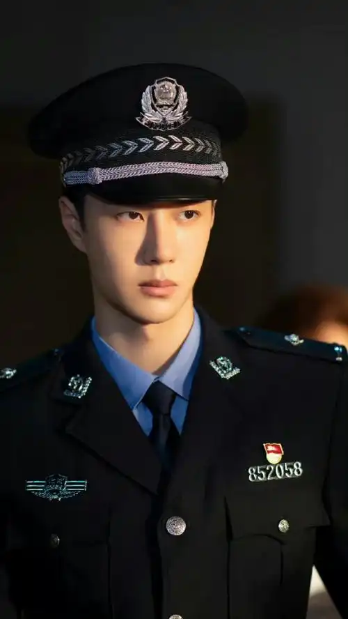 王一博冰雨火最新花絮图##王一博冰雨火花絮图