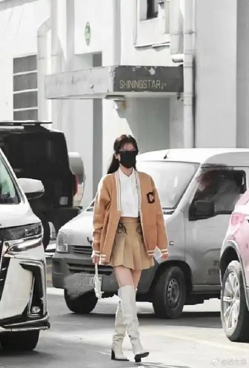 虞书欣美拉德校园风