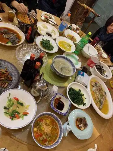 园诚饭店·侯府家宴-"和朋友聚餐去的这家,位置还是挺好找的 .