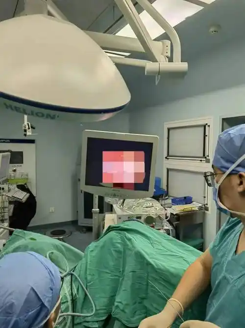 【首都除夕护卫健康】春节期间医疗前线的生命守护者_