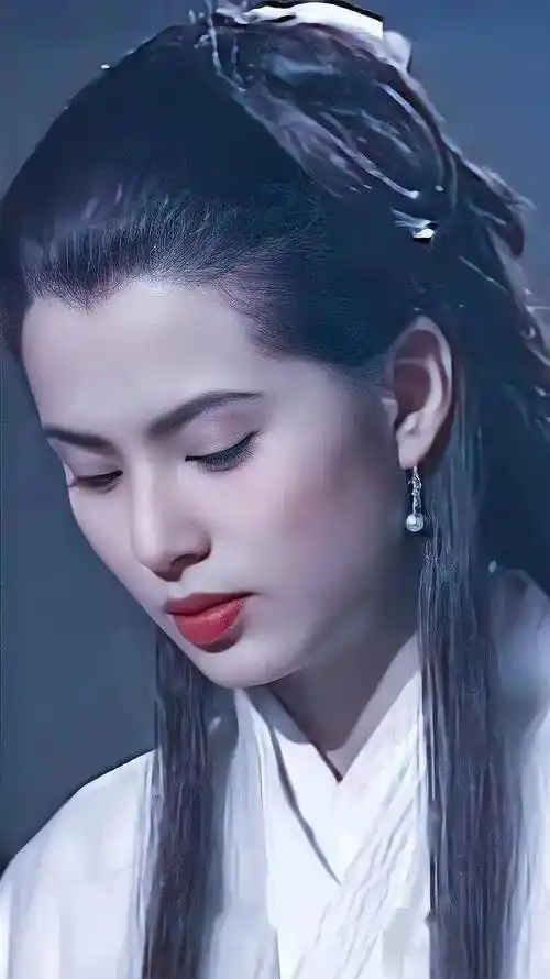 李若彤的小龙女让我生出一种感觉后来知道那种感觉叫惊艳