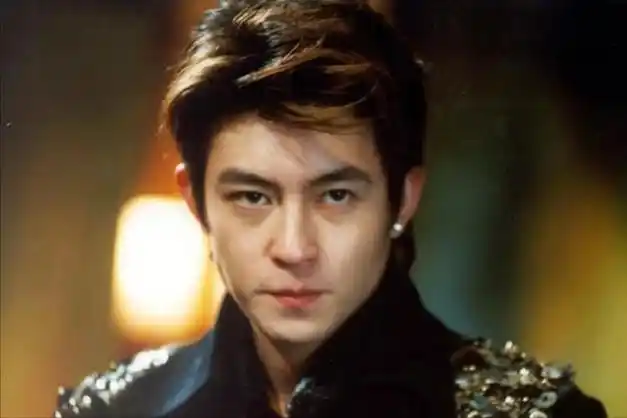 年轻时是大帅哥,老了以后颜值崩塌!这6个男明星,仿佛变了个人