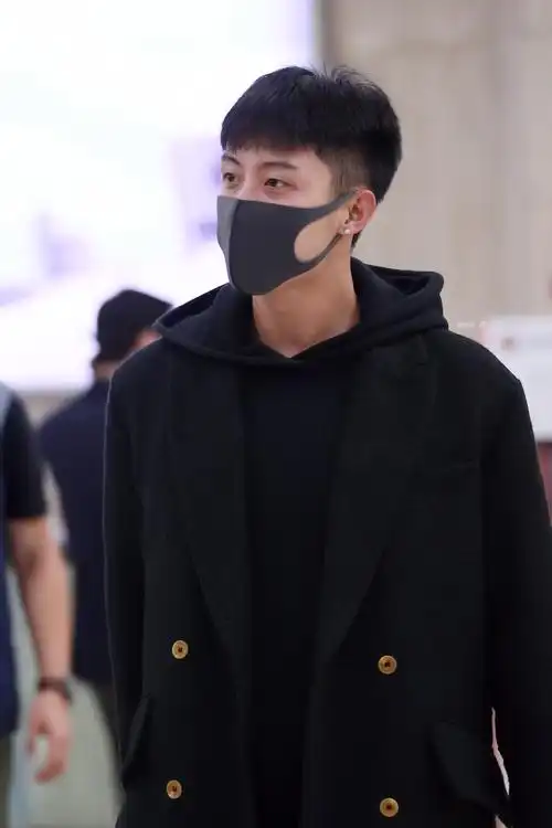 20161111黄景瑜上海飞首尔 金浦机场到达