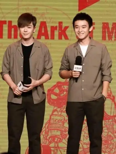 董子健身高体重多少身高对比图_董子健真实体重