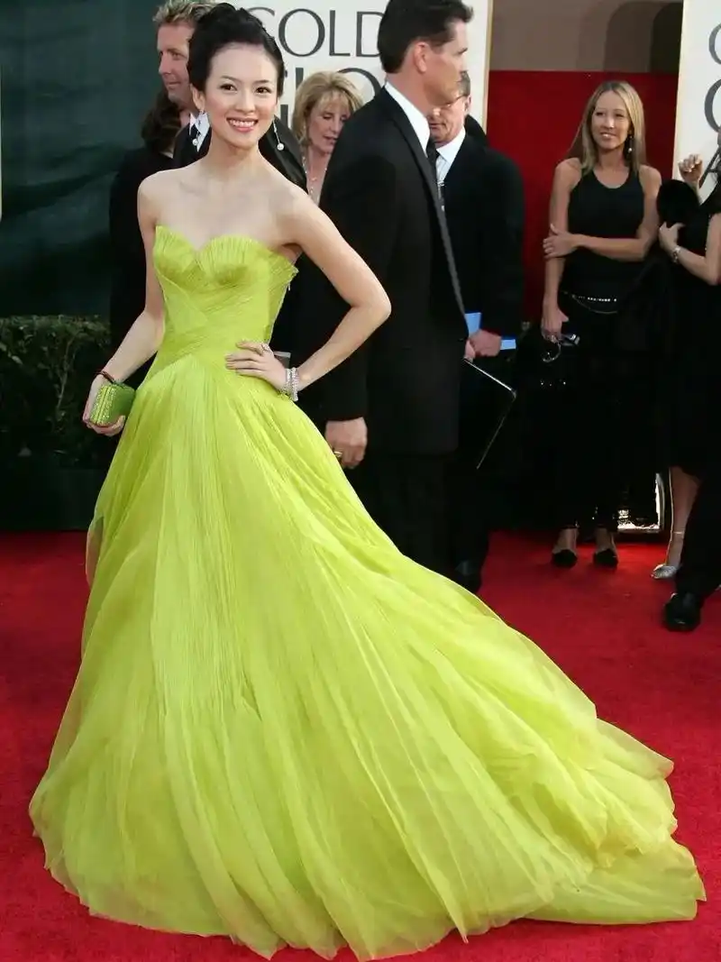 那一年, 26岁的章子怡.章子怡21岁凭借《卧虎藏龙》撬开了 - 抖音