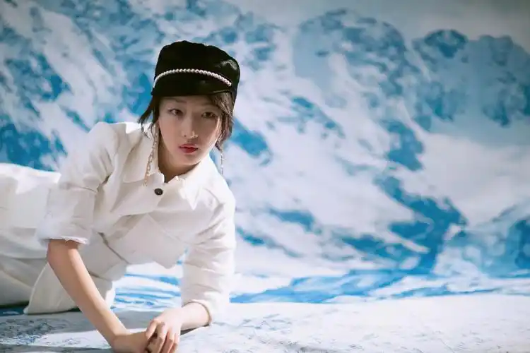 有没有好看的周冬雨高清壁纸,电脑手机都可以? - 知乎