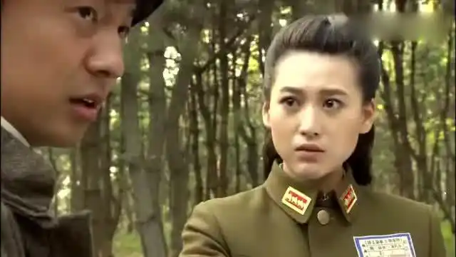 飞哥大英雄:梁飞教邢亚萍打枪,一枪打掉梁飞的帽子!