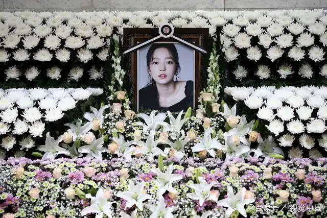 具荷拉崔雪莉相继轻生,韩国娱乐圈的三大制度成为间接凶手