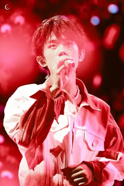 易烊千玺2019玊尔演唱会