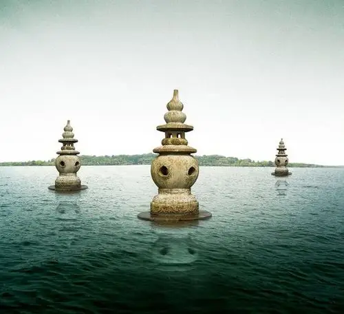 杭州西湖三潭映月遭游船撞击涉事公司停业整顿