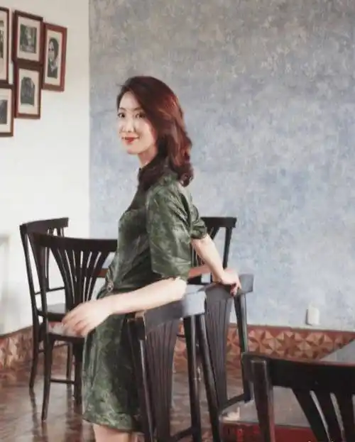 陈赫前妻晒与男友合照,同框恩爱好般配,果然当初做对了选择_许婧来