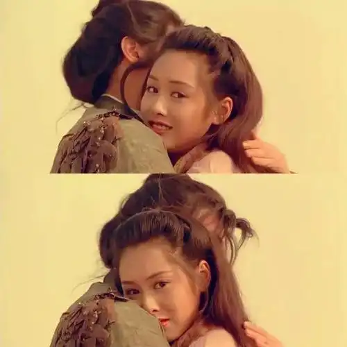 朱茵&周星驰《逃学威龙》(图片来源:豆瓣) 特别是对星爷的评价,搬贬