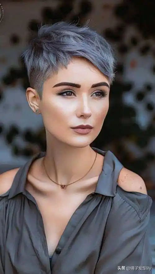 层次短发,为奔五奔六姐妹绽放年轻光彩_发型_女性_气质