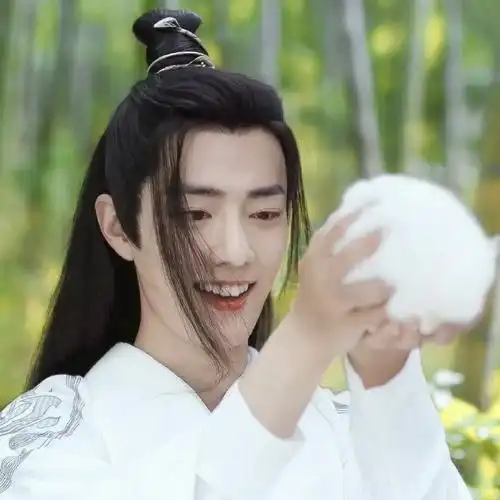 陈情令超话#肖战##肖战魏无羡#那个等风的听风少年他治愈的笑容深深的