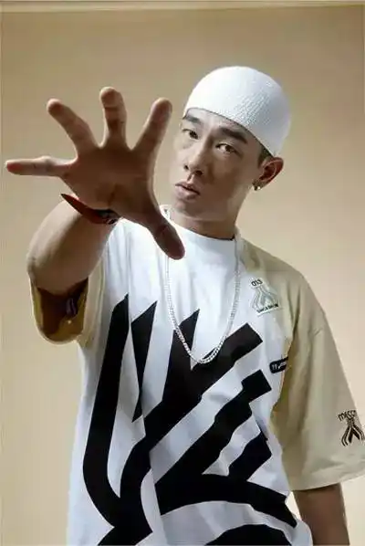 陈小春,你能不生气了吗?