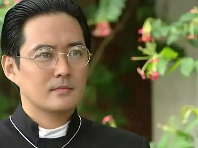 第八号当铺白神父结局