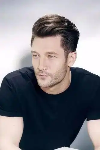 下面跟小编一起, 感受一下它的魅力吧~ [自然大背头] *图片部分来自