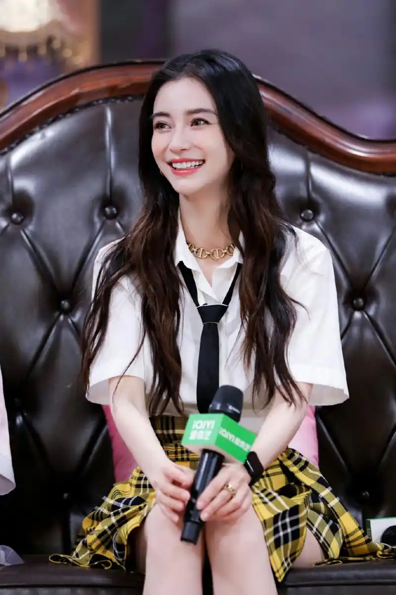 星闻#  angelababy卷发双马尾造型也太可爱了吧!