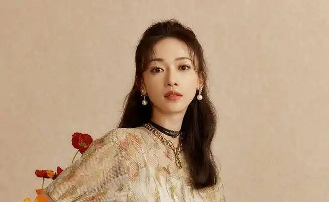 殷桃错拿油腻剧本,发面馒头造型太辣眼!别指望她能带动吴谨言