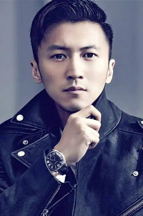 虽然谢霆锋已经步入了不惑之年,但他的颜值和身材却并没有因为年龄的