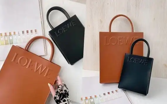 【2023名牌包推荐】loewe罗意威官网新款「皮革托特包」价格尺寸一次