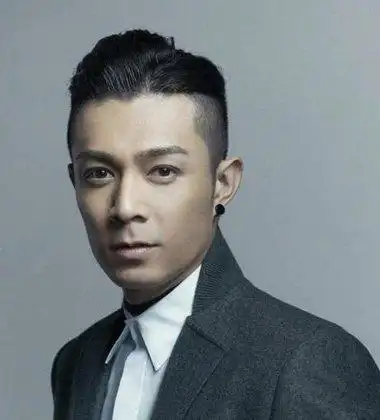 2019型男偏分发型图片 偏分男生发型铲两边