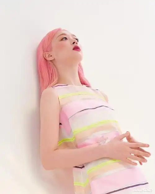 美丽的崔雪莉#2019 marie claire 7月刊 99 粉色妆容和夏日限定粉发