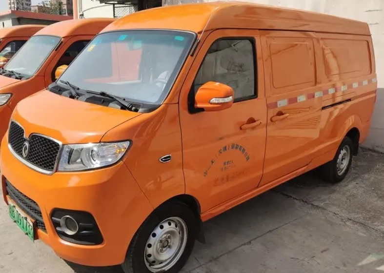 货拉拉小面包车可以坐几个人?