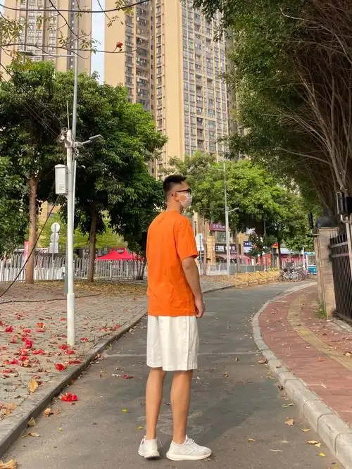 180cm68kg男生五五分身材如何穿搭显高