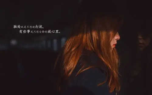 美女模特性感迷人酥胸床上诱惑写真