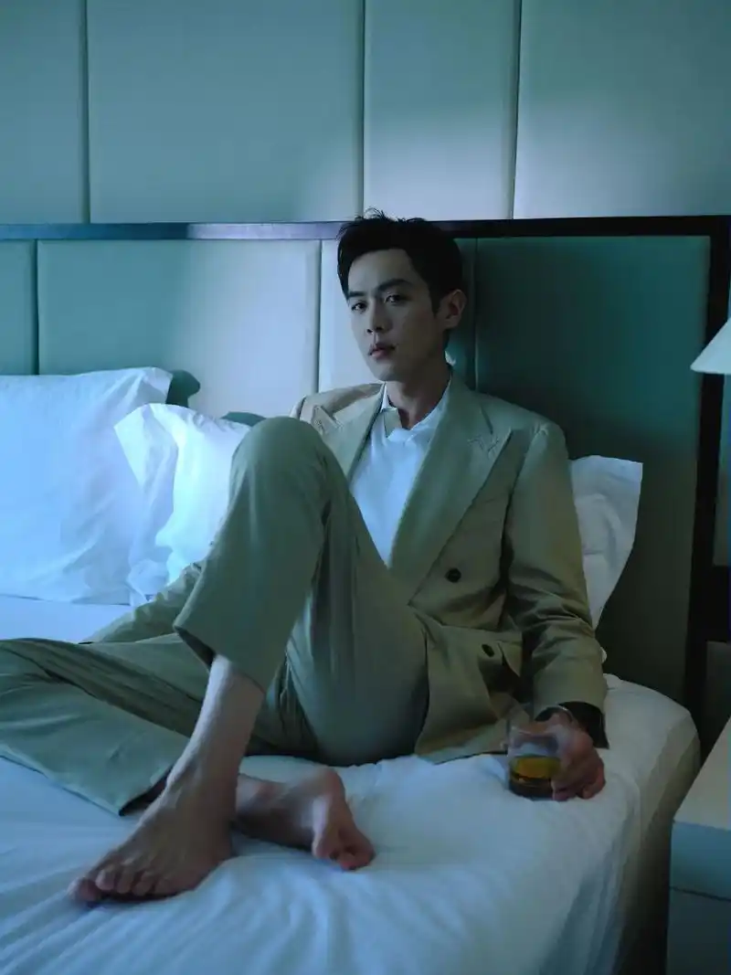 张若昀的脚 #白敬亭的脚 #王俊凯 - 抖音