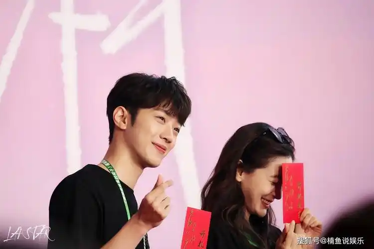 baby与赖冠霖演情侣?同台颜值好配,相差12岁姐弟恋有点甜_身高