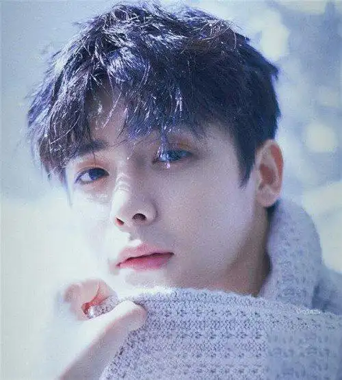 清爽帅气男生烫发 纹理定位烫最受欢迎-流行发型-帅哥发型网