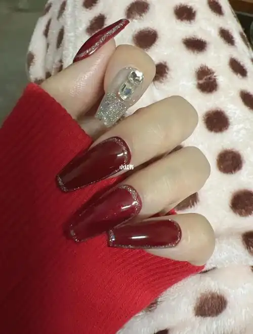 红色系手指甲