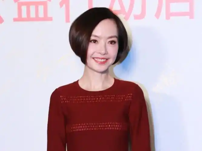 鲁豫新发型像开了挂,终于不显头大了