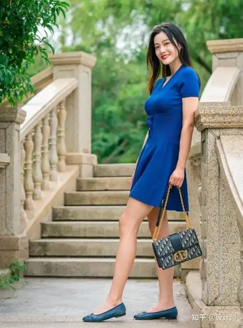 穿裙子怎么拍才好看?从全身,半身,坐姿照下手,拍照优雅又上镜 - 知乎