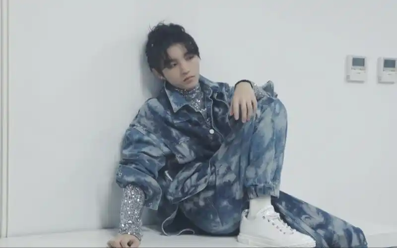 【王俊凯】王俊凯七周年演唱会纪录片,karry in 日光旅行