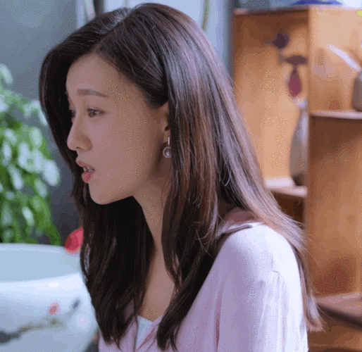 李小晚的扮演者(她43岁"扮嫩"成23岁少女?网友:不用扮,就很嫩…)