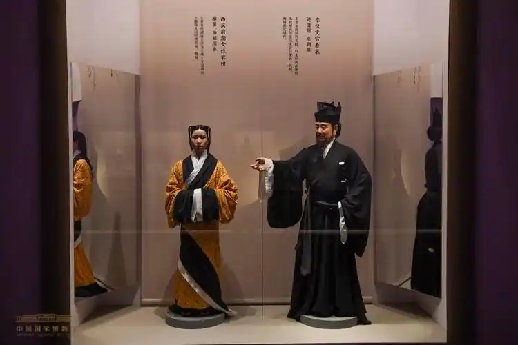 有章服之美谓之华国博呈现立体古代服饰简史