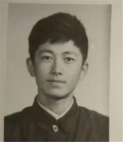 老一辈人的老照片 80年代影楼拍摄的艺术照