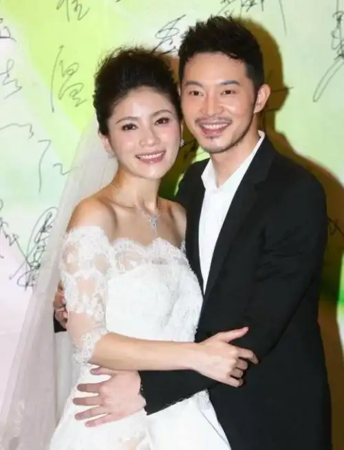 p>胡可,1975年12月1日出生于浙江省嘉兴市,中国内地女演员,主持人.