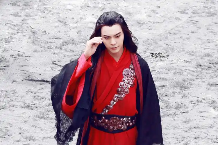 陈伟霆蜀山战纪里血魔的红衣造型真的很惊艳