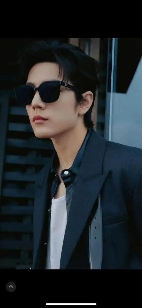 酷酷帅帅的帅翻天了,真是迷人,人见人爱,花见花开,帅的犯规