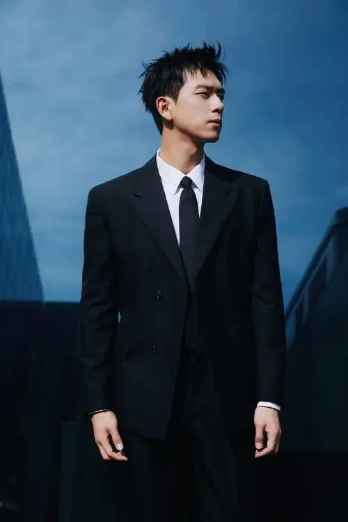 prada2024秋冬男装时装秀##李现米兰时装周