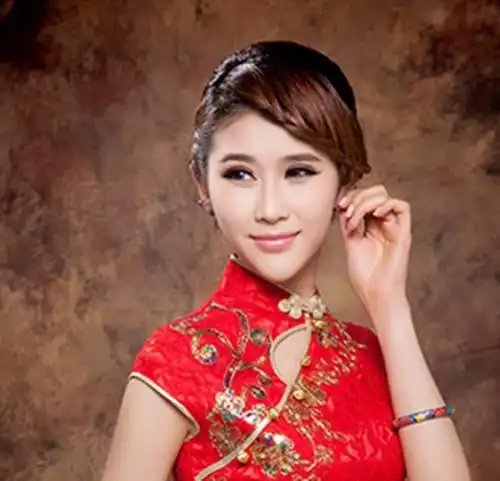 旗袍搭配什么样的发型好看旗袍装搭配什么盘发 经典旗袍盘发发型整洁