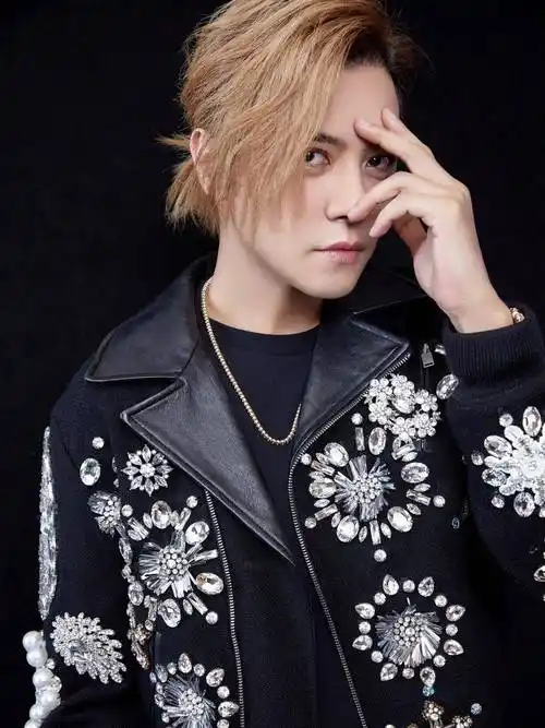 44岁罗志祥与多名女子玩通宵!