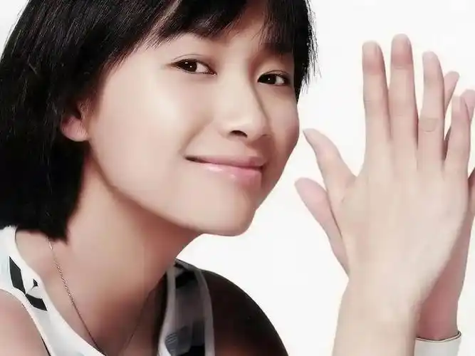 徐静蕾徐静蕾演电视出道,98年她主演的《将爱情进行到底》是中国大陆